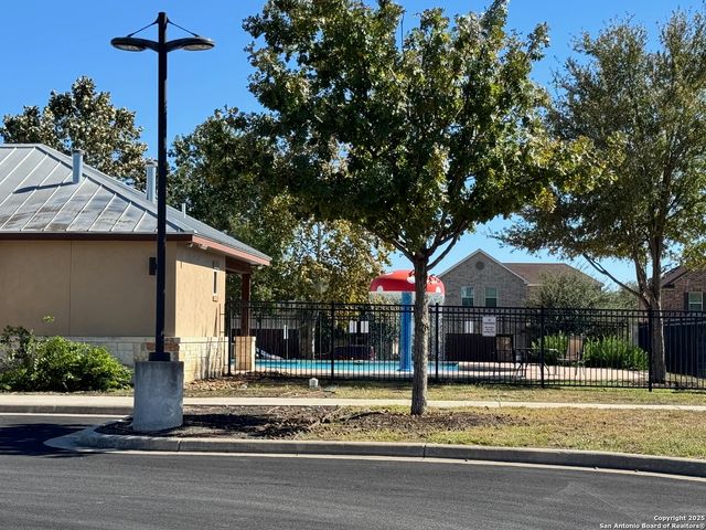 120 Anchor Blf, Universal City, TX 78148