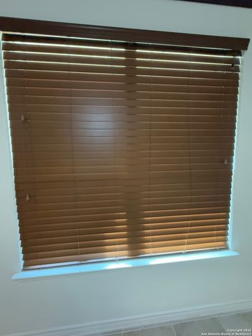120 Anchor Blf, Universal City, TX 78148