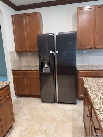 120 Anchor Blf, Universal City, TX 78148