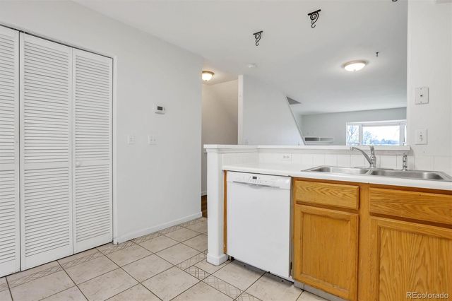 3300 W Florida Avenue 82, Denver, CO 80219