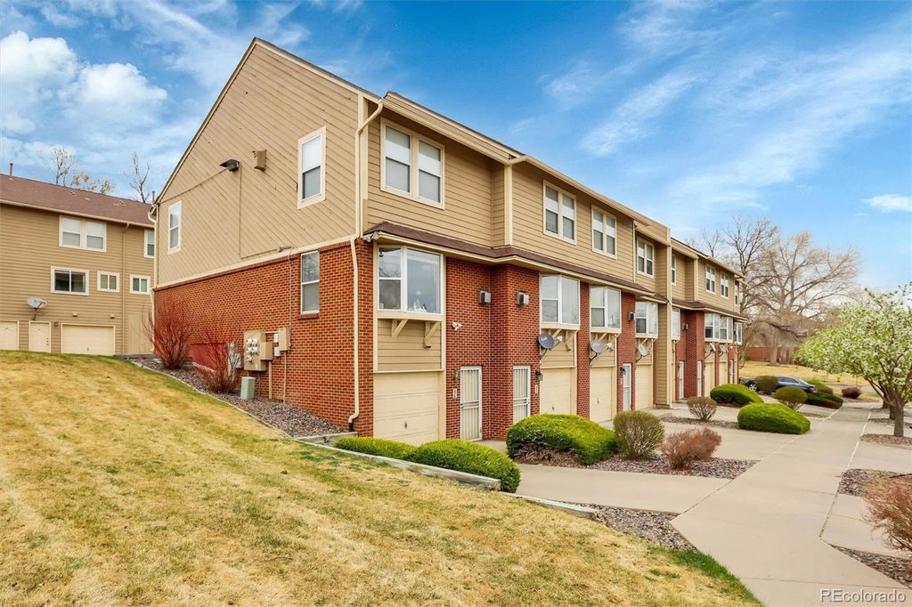 3300 W Florida Avenue 82, Denver, CO 80219