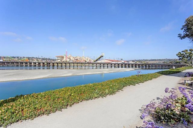 1847 Coast Blvd, Del Mar, CA 92014