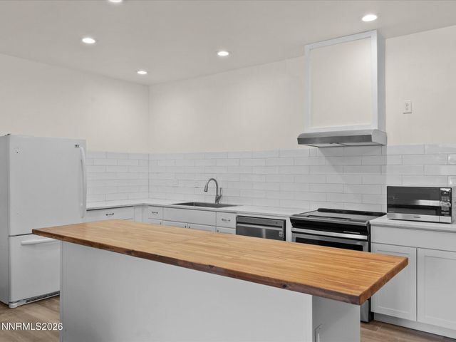 1529 Valley View Drive, Carson City, NV 89701
