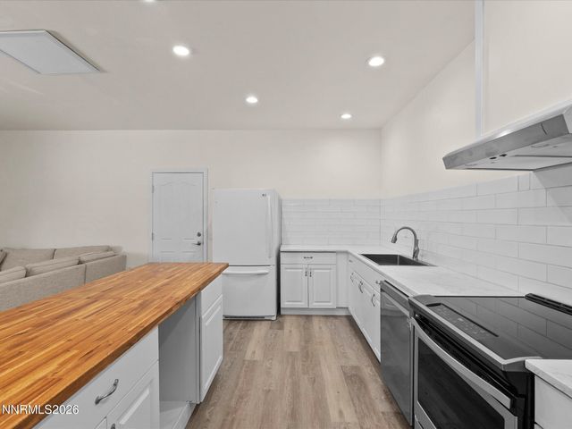 1529 Valley View Drive, Carson City, NV 89701