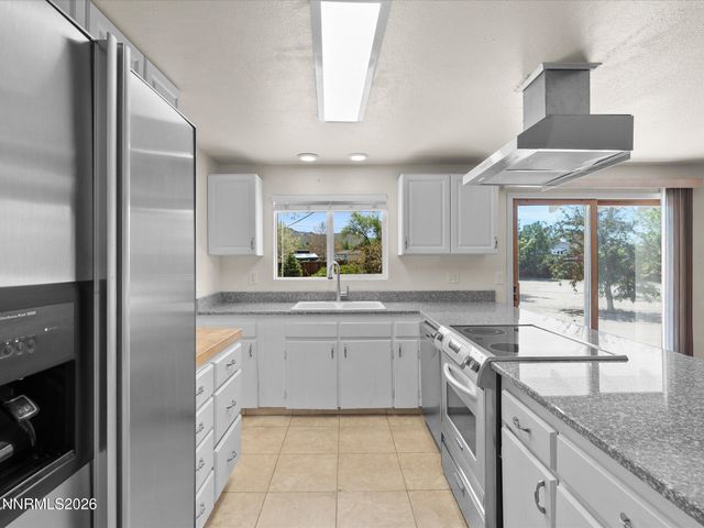 1529 Valley View Drive, Carson City, NV 89701