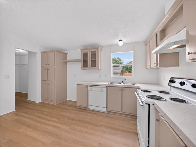 2846 Indian TRL, Kingsland, TX 78639