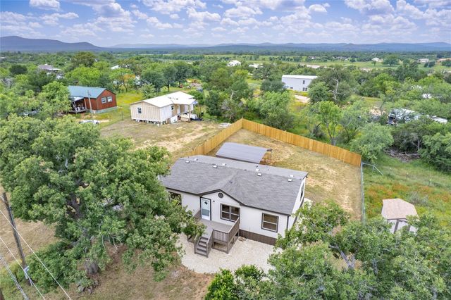 2846 Indian TRL, Kingsland, TX 78639