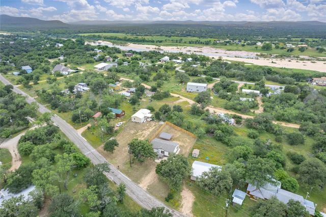 2846 Indian TRL, Kingsland, TX 78639