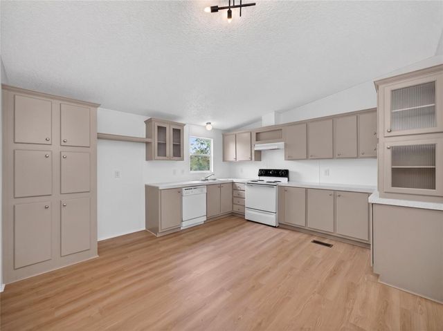 2846 Indian TRL, Kingsland, TX 78639