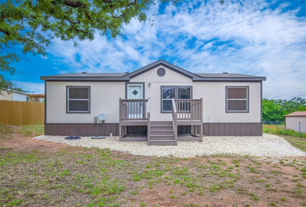 2846 Indian TRL, Kingsland, TX 78639