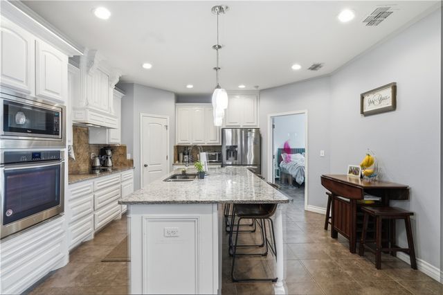 3805 Castle Valley Dr, Corpus Christi, TX 78410