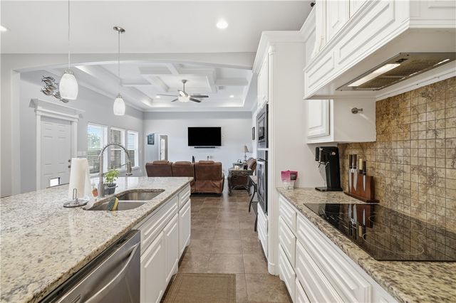 3805 Castle Valley Dr, Corpus Christi, TX 78410