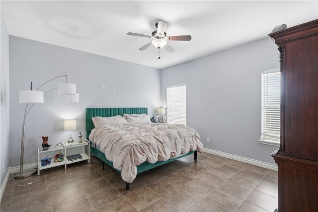 3805 Castle Valley Dr, Corpus Christi, TX 78410