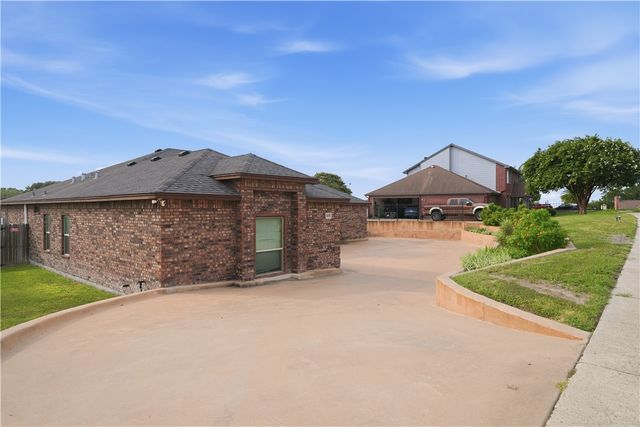 3805 Castle Valley Dr, Corpus Christi, TX 78410