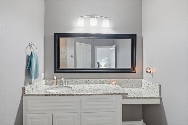 3805 Castle Valley Dr, Corpus Christi, TX 78410