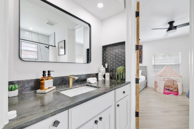706 Sunset Road, West Palm Beach, FL 33401