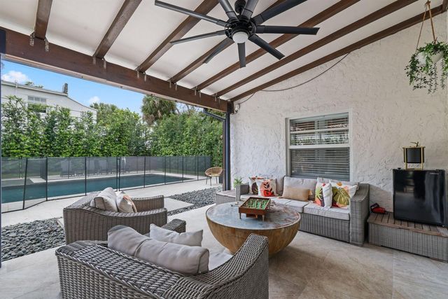 706 Sunset Road, West Palm Beach, FL 33401