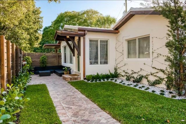 706 Sunset Road, West Palm Beach, FL 33401