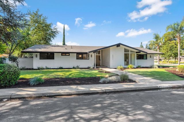 2571 W Magill Avenue, Fresno, CA 93711