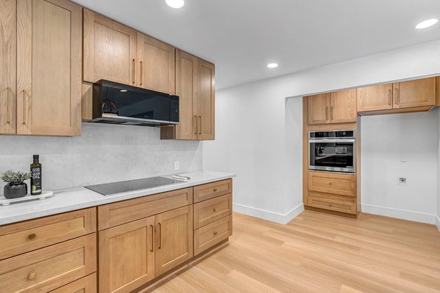 2571 W Magill Avenue, Fresno, CA 93711