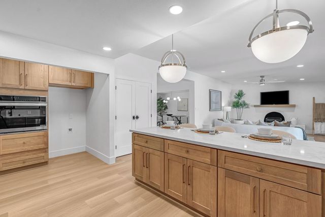 2571 W Magill Avenue, Fresno, CA 93711