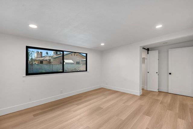 2571 W Magill Avenue, Fresno, CA 93711