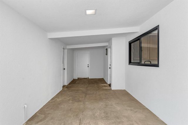 2571 W Magill Avenue, Fresno, CA 93711