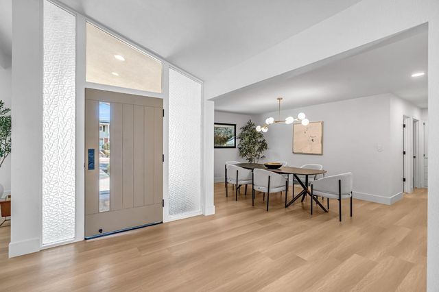2571 W Magill Avenue, Fresno, CA 93711