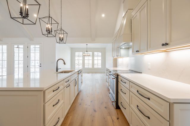 498 Hargis Road, Signal Mountain, TN 37377