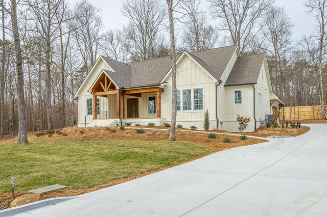 498 Hargis Road, Signal Mountain, TN 37377