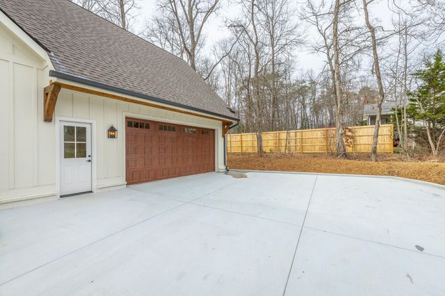 498 Hargis Road, Signal Mountain, TN 37377