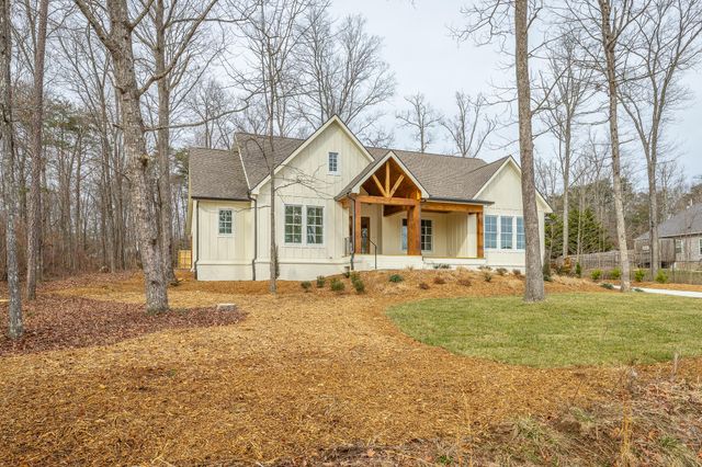 498 Hargis Road, Signal Mountain, TN 37377