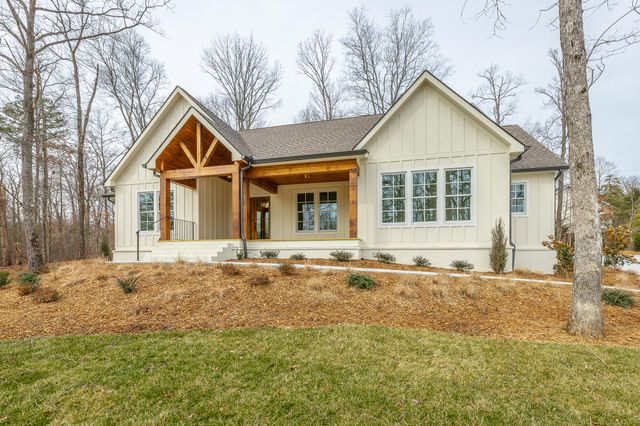 498 Hargis Road, Signal Mountain, TN 37377