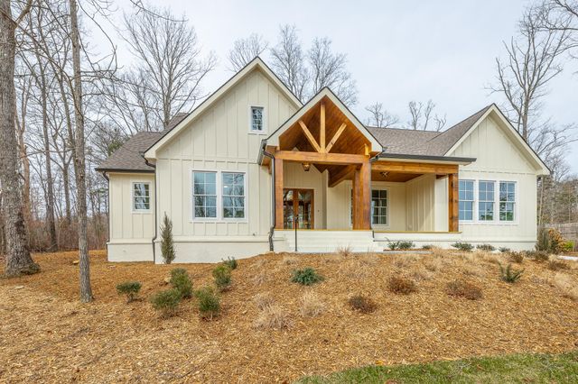 498 Hargis Road, Signal Mountain, TN 37377