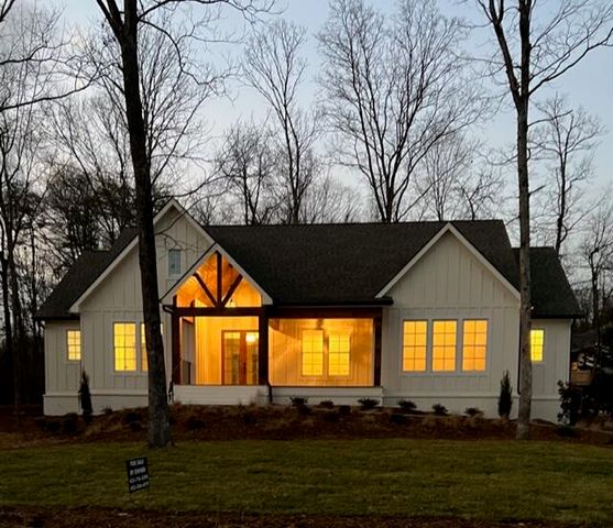 498 Hargis Road, Signal Mountain, TN 37377