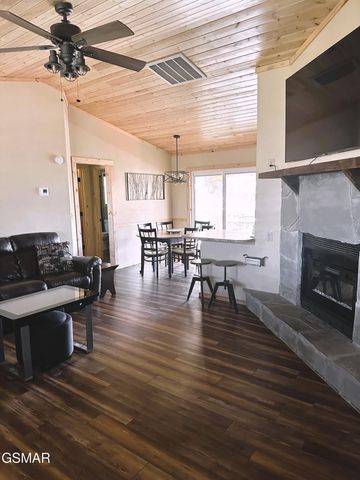 905 Sunrise Boulevard, Sevierville, TN 37862