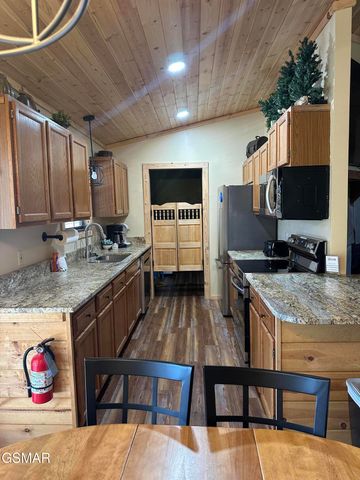 905 Sunrise Boulevard, Sevierville, TN 37862