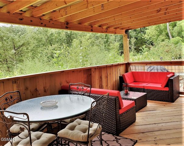 905 Sunrise Boulevard, Sevierville, TN 37862