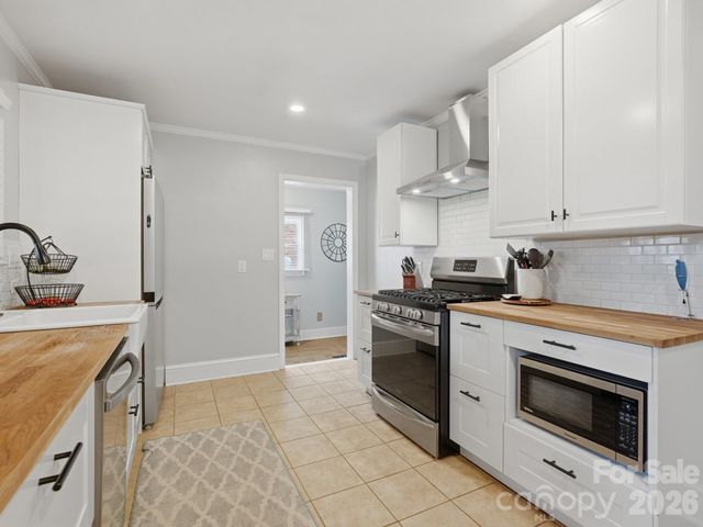 6238 Rosecrest Drive, Charlotte, NC 28210