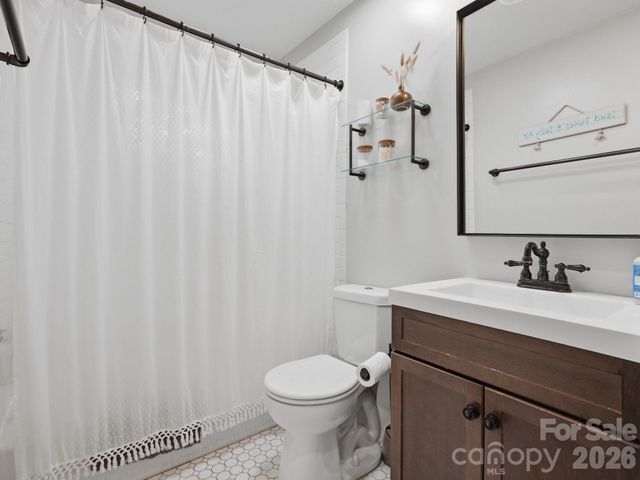 6238 Rosecrest Drive, Charlotte, NC 28210