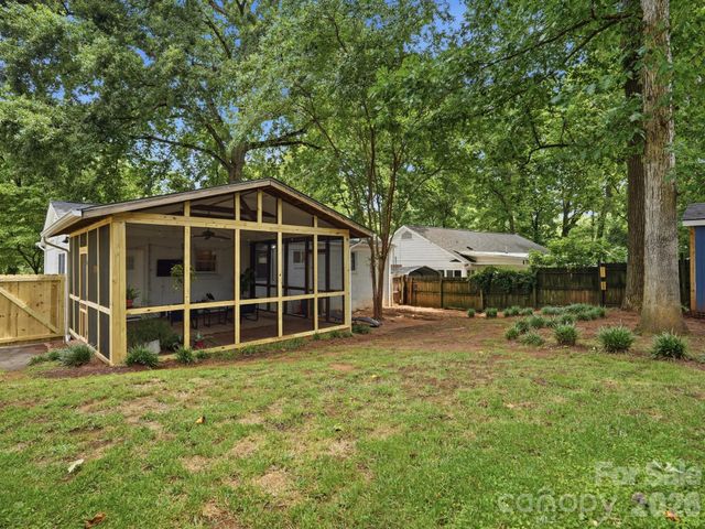 6238 Rosecrest Drive, Charlotte, NC 28210