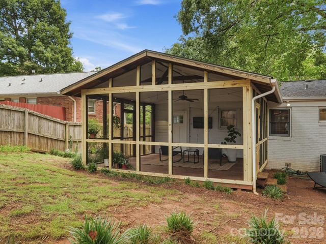 6238 Rosecrest Drive, Charlotte, NC 28210