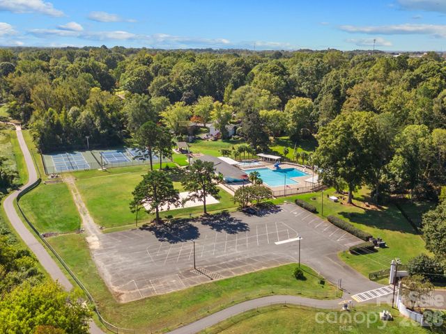 6238 Rosecrest Drive, Charlotte, NC 28210