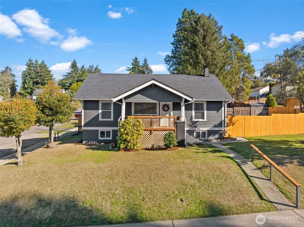 3525 E T Street, Tacoma, WA 98404