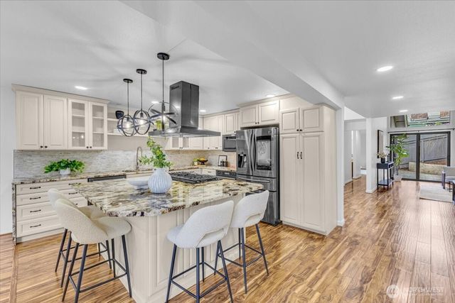 161 142ND Place NE, Bellevue, WA 98007