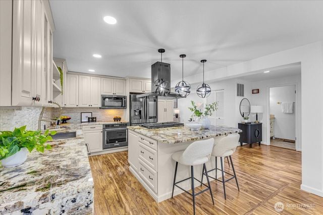 161 142ND Place NE, Bellevue, WA 98007