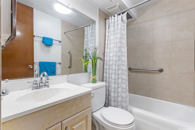 5085 Likini Street B207, Honolulu, HI 96818