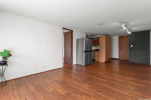 5085 Likini Street B207, Honolulu, HI 96818