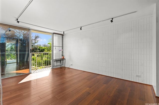 5085 Likini Street B207, Honolulu, HI 96818