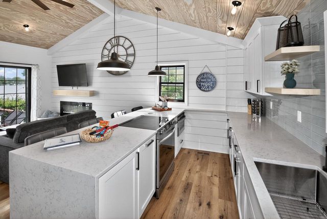 W2186 Wilmers Grove ROAD, East Troy, WI 53120